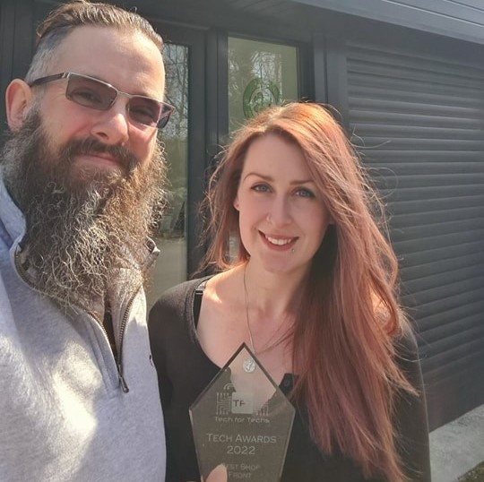 Owners at Celtic Computers holding award